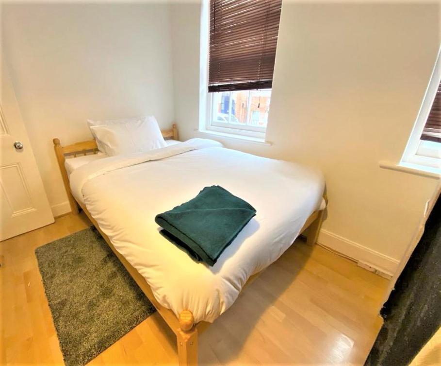 Smart 1 Bedroom Apartment In The City - Islington Лондон Екстер'єр фото